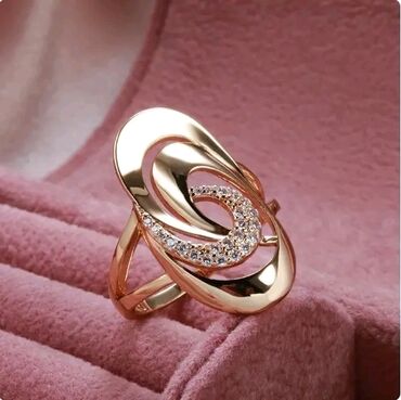 Prstenje: Prelep prsten pozlata i cirkoni, ima po velicinama