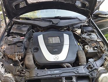 ceska kapotu: Mercedes-Benz C-Class: 2.5 l | 2006 il Sedan — 3