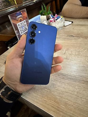 ikinci el 12 iphone: Samsung Galaxy S25, 256 GB, rəng - Mavi, Face ID — 4