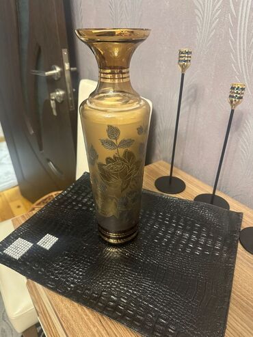 suse stol: Одна ваза, Богемское стекло