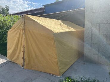 продам палатку: Палатка двухслойная размер4*3 первый слой белый толстый брезент очень