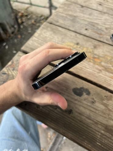 aple 14: IPhone 14 Pro Max, 128 GB, Qara, Qırıq — 6