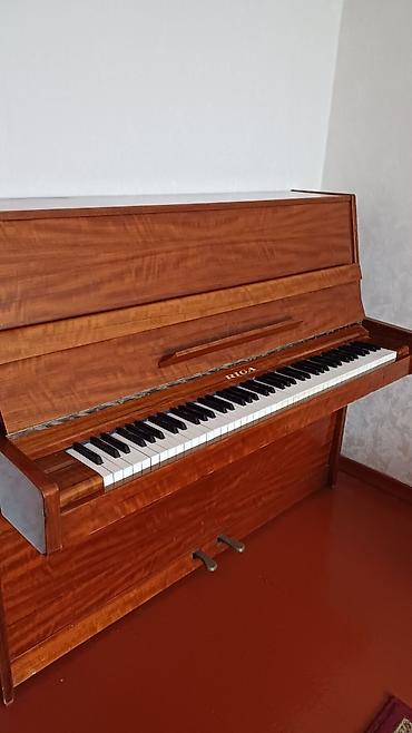 Пианино: Срочно продаю Пианино RIGA. Красное дерево, состояние отличное! В — 2