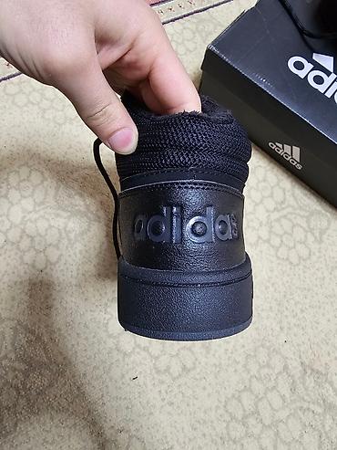 адидас: Adidasın Gənclik Moll dakı mağazasından alınıb yenidir. endirim olacaq — 7