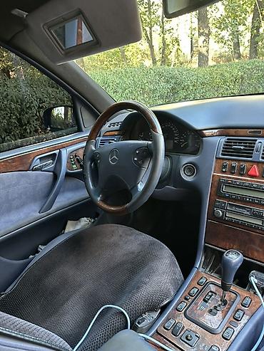 Продажа авто: Mercedes-Benz E-Class: 2001 г., 4.3 л, Автомат, Бензин, Седан — 5