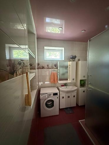 Продажа коттеджей и домов: 5 и более комнат, 143 м², 5 соток, Ош, Собственник — 21