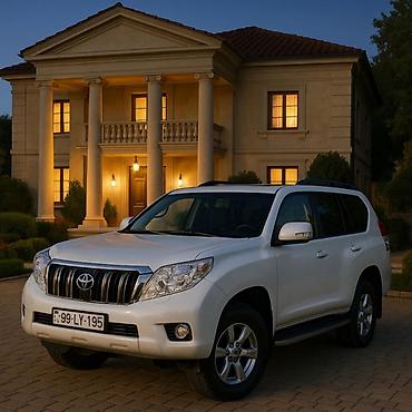 range rover satilir: Toyota Land Cruiser Prado – ağ rəngli, 7 yerlik tam ölçülü SUV. Əsas — 1