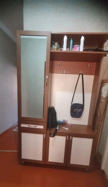 i̇kinci əl dolab: İşlənmiş, Açılan, 2 qapılı Düz dolab, Dəhliz dolabı