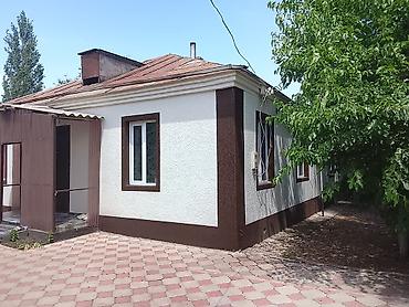 Продажа коттеджей и домов: Продаётся частный дом с большим двориком и хозпостройками. Основные — 2
