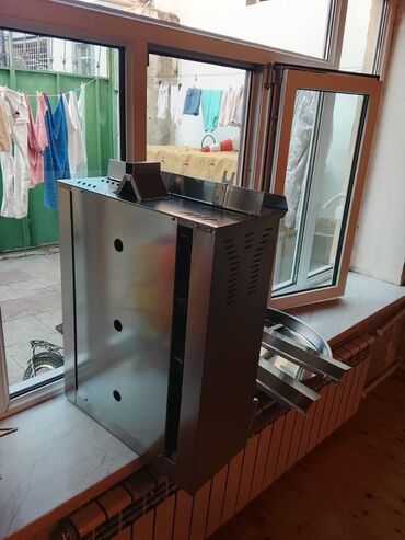 Soyuducu vitrinləri: Kafe və fast-food üçün peşəkar avadanlıq dəsti 1) Şüşəli soyuducu — 10