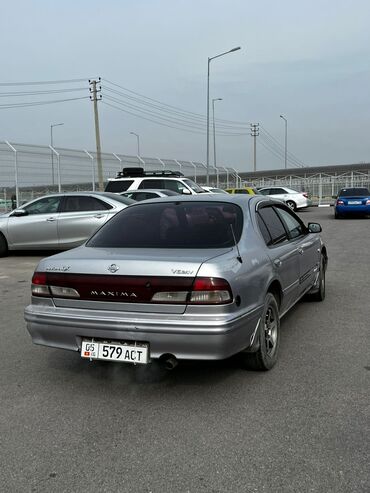 черный nissan: Nissan Maxima: 1995 г., 2 л, Механика, Бензин, Седан