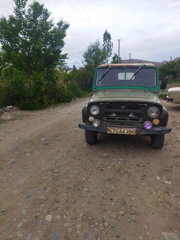 нива пикап в бишкеке: УАЗ 469: Механика, Бензин