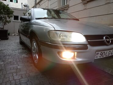 Opel: Opel Omega B sedan Barter var - Korpus: 4 qapı, gümüşü rəng, arxa — 6