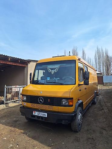 sprinter 2 2: Mercedes‑Benz фургон/микроавтобус удлинённой базы, жёлтый. Кузов: - — 1