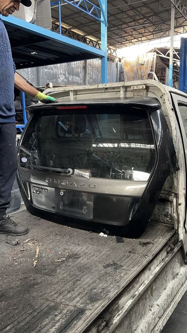 Крышки багажника и комплектующие: Крышка багажника Toyota, Б/у, Оригинал — 28