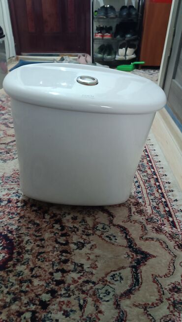 вешалки для ванной: Продаю бачок унитаза, в хорошем состоянии