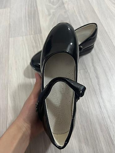 Детская обувь: Лаковые туфли для девочки - Цвет: черный, глянцевый (лаковая — 5