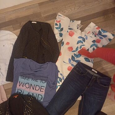 Ostala ženska odeća: Ženska garderoba – raznovrstan paket Sadržaj: - Haljine: crna sa puf — 5