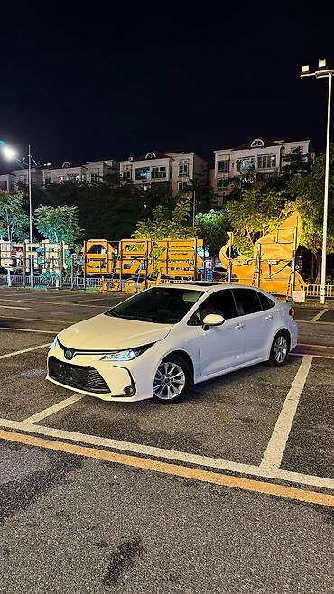 2023: Toyota Corolla: 2023 г., 1.8 л, Вариатор, Гибрид — 2