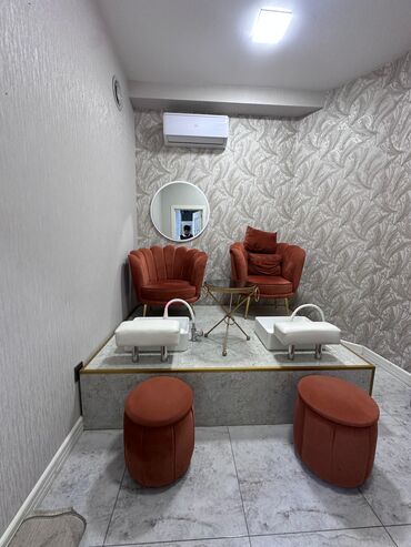 Salon, tibbi mebel dəsti: Pedikur Desdi satilir 1100 azn.Ayrmaq olmur.Alti metlaxdi suya