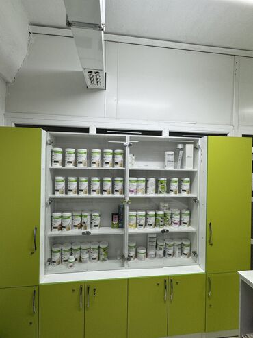 полки витрины для магазинов бу: Продаю витринный шкаф