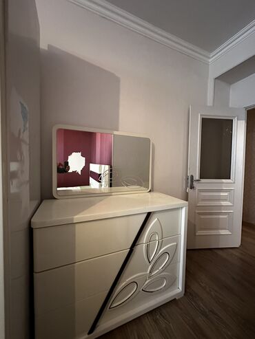 Yataq otağı dəstləri: İkinəfərlik çarpayı, Dolab, 2 tumba, Komod, Türkiyə, İşlənmiş — 10