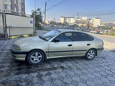 rover 827: Toyota Avensis: 2001 г., 1.8 л, Автомат, Бензин, Лифтбек — 1