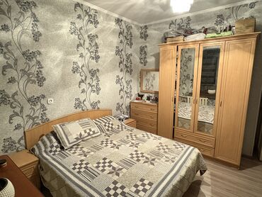соната спальный гарнитур: Уктоочу бөлмө гарнитуру, Колдонулган, Эки кишилик керебет, Комод, Трюмо, Кыргызстан, ДСП, Акылуу жеткирүү, Өзү алып кетүү, түсү - Саргыч боз