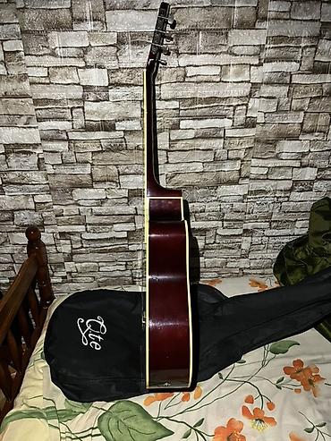 gitara qiymətləri: 200 manata alinib demek olar ki yenidir. Yeni simler ve çantası — 5