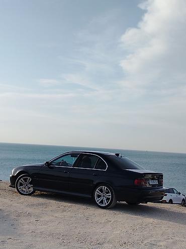 e39 guzgu: BMW 5 Series (E39) sedan - Korpus: qara rəng, sedan kuzov, M paket — 5