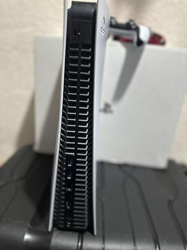 Видео оюндар жана приставкалар: PlayStation 5 (версия с приводом Blu‑ray) + 2 геймпада DualSense + — 8