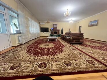 продаю дом под бизнес кызыл аскер бишкеке: 300 м², 5 комнат