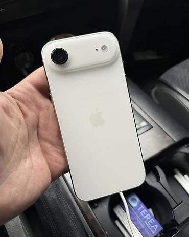 IPhone Air, Б/у, 256 ГБ, Белый, Зарядное устройство, Защитное стекло, Чехол, 100 %