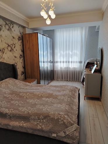 divarda yolka: Mətbəx–studiya mebeli və interyer həlli - Planlaşdırma: açıq tipli — 2