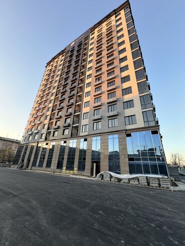 Офисы: Сдаю Офис, 140 м², В жилом комплексе, 1 линия