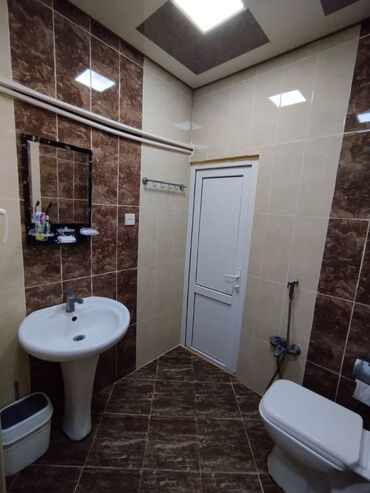 Uzunmüddətli kirayə mənzillər: Qaraçuxur qəsəbəsində 146 nömrəli tam orta məktəbin yaxınlığında — 15