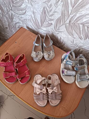 сунот кийим: Продаются детская обувь б/у, но в хорошем состоянии, басаножки