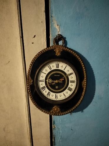 Ev saatları: Divar saatları, Saniyə əqrəbi — 1