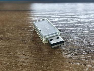 micro cd: Срочно! Флешка на 4 ГБ. На MLC Памяти! Кто знает тот поймёт. Купить — 4