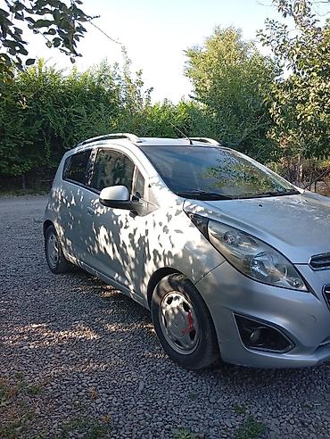 Транспорт: Chevrolet Spark: 2012 г., 1 л, Автомат, Бензин, Хэтчбэк — 4