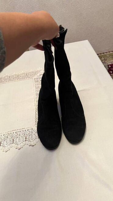 ботильоны на танкетке: Razmer 39. Qiymət 20 azn at lalafo.az ботильоны на танкетке: Razmer 39. Qiymət 20 azn