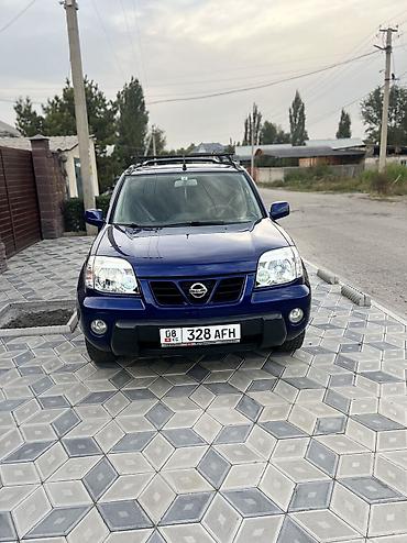 Nissan X-Trail: 2004 г., 2 л, Механика, Бензин, Кроссовер