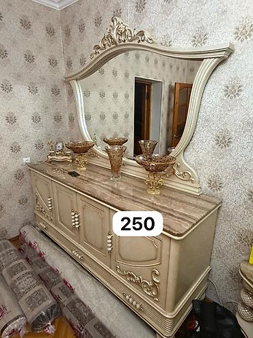 komod guzgulu: Güzgü Döşəmə üstü — 1
