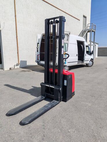 вилочный погрузчик бишкек: Elektrikli forklift. Maksimum qaldırma çəkisi 2500 kq. qaldırma