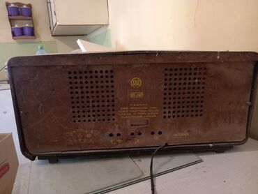 Audio tehnika: Stari radio na prodaji