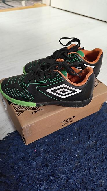 chicco flasice: Umbro dečije patike za fudbal u zatvorenom (futsal) – model FOOTBALL — 5