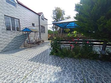 qvineya: Bağ evi və həyət sahəsi - Geniş, hasara alınmış həyət: daş divarlı — 3