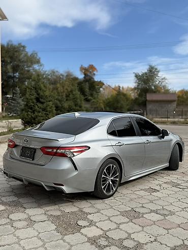 жеңил машина: Toyota Camry: 2018 г., 2.5 л, Гибрид, Седан — 4