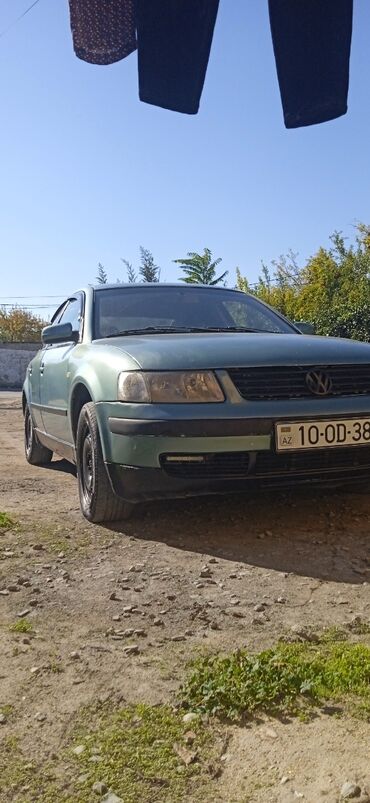 avto baqaj: Volkswagen Beetle (Pre-1998): 2 l | 1998 il Sedan