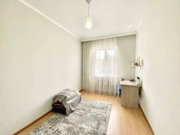 сдается 2 комнатная квартира на долгий срок: 3 комнаты, 69 м², 105 серия, 3 этаж, Косметический ремонт